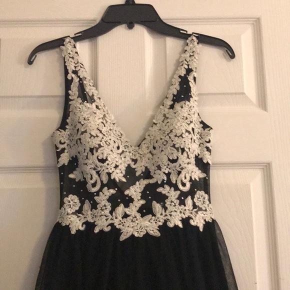 Prom dress - Picture 2 of 6